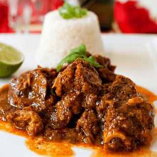Chivo Guisado (Goat Meat Stew)