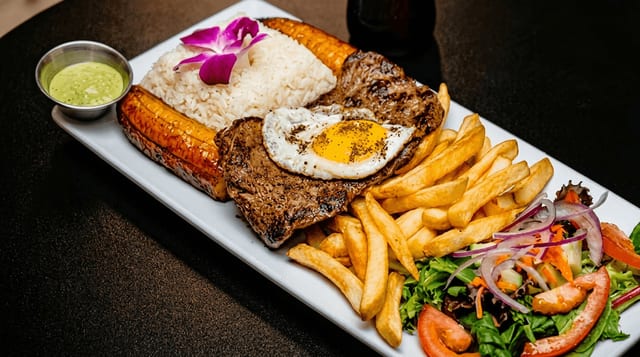 Bistec a lo Pobre.